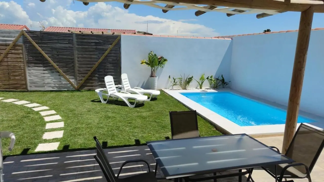 La Palapa Alojamientos Con Piscina Privada Y Cerca Del Mar, Mire Las Fotos Y Elija El Suyo, Le Esperamos Chiclana de la Frontera 0*,  Ισπανία
